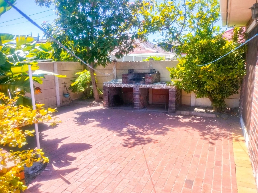 4 Bedroom Property for Sale in Crawford Western Cape
